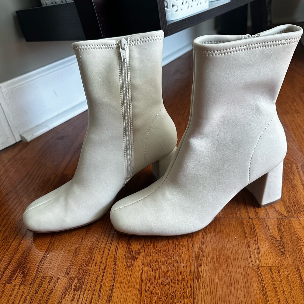 Size 7 white booties